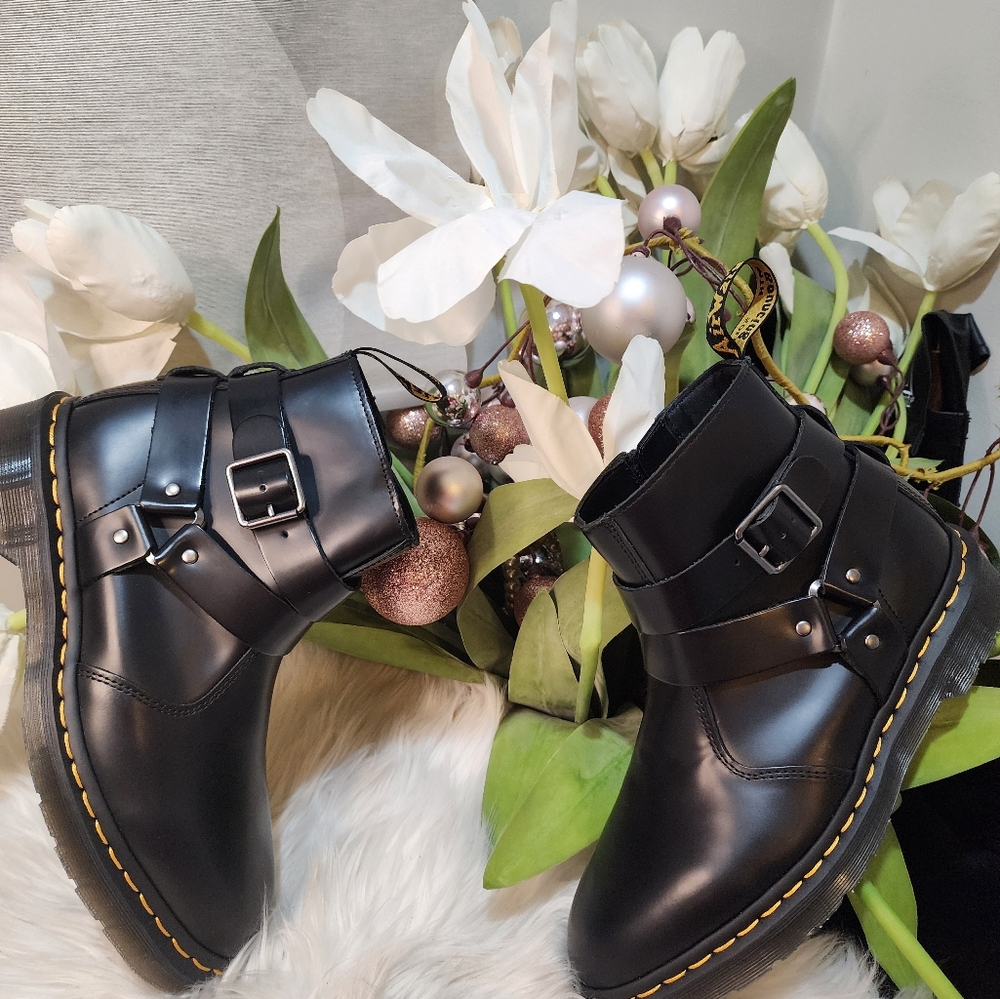 Dr Martens Jaimes Leather Harness Chelsea BootsM8/W9 new
